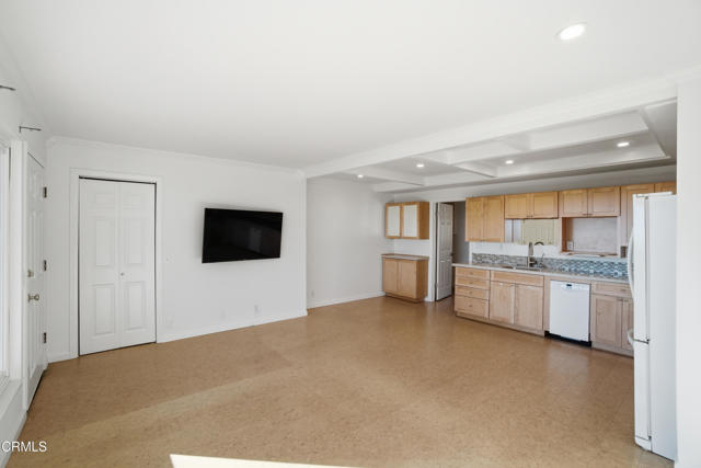 Detail Gallery Image 10 of 28 For 681 Ocean View Dr, Port Hueneme,  CA 93041 - 1 Beds | 1 Baths