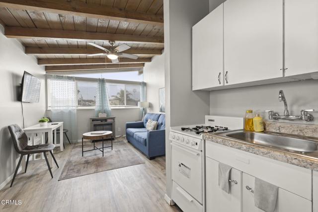 1132 1142 Pittsfield Lane, Ventura CA: https://media.crmls.org/mediaz/db1275d1-74d8-469e-84d6-959365061f02.jpg
