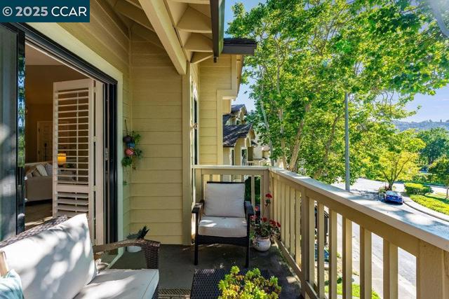 410 Beacon Ridge Lane, Walnut Creek CA: https://media.crmls.org/mediaz/db12aadc-22fc-402d-b7a4-5444f824f668.jpg