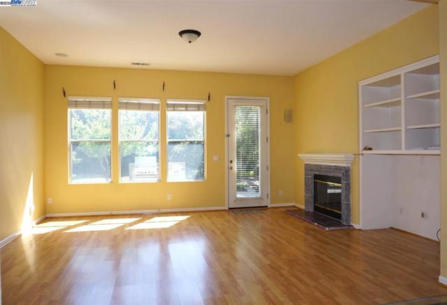 30278 Willowbrook Rd, Hayward CA: https://media.crmls.org/mediaz/db130542-8db8-4cf3-b9fb-b0fb8cc33cb4.jpg