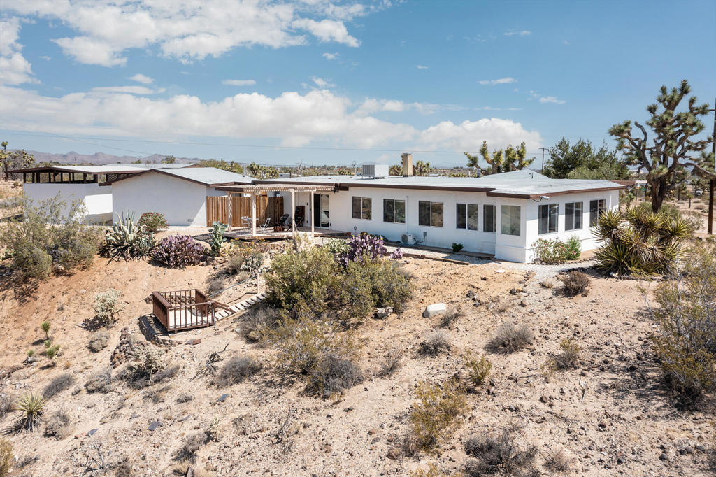 57349 Mesa Drive