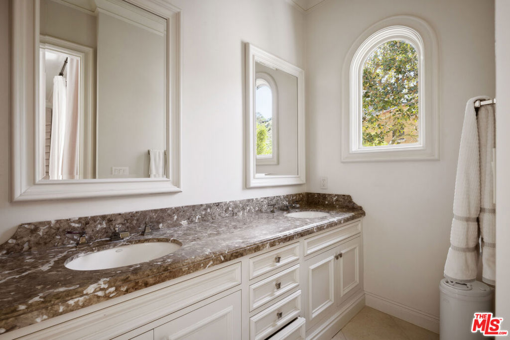 MLS #25571753 image #24