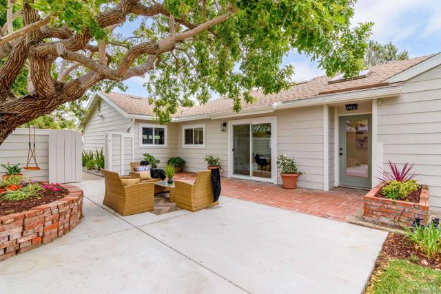 1130 Lake Ridge Dr, San Marcos CA: https://media.crmls.org/mediaz/db13e853-30c7-47e2-bb8c-0db47b11c23b.jpg