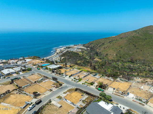 18449 Kingsport Drive, Malibu CA: https://media.crmls.org/mediaz/db1512ad-9028-40cf-b7b5-0b244c6e1493.jpg