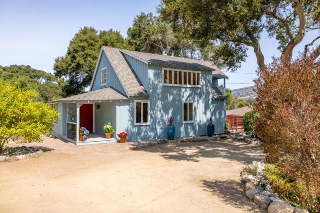 18 Upper Circle, Carmel Valley CA: https://media.crmls.org/mediaz/db158932-9b40-40b1-8ad1-1e6d5a5e7a1f.jpg