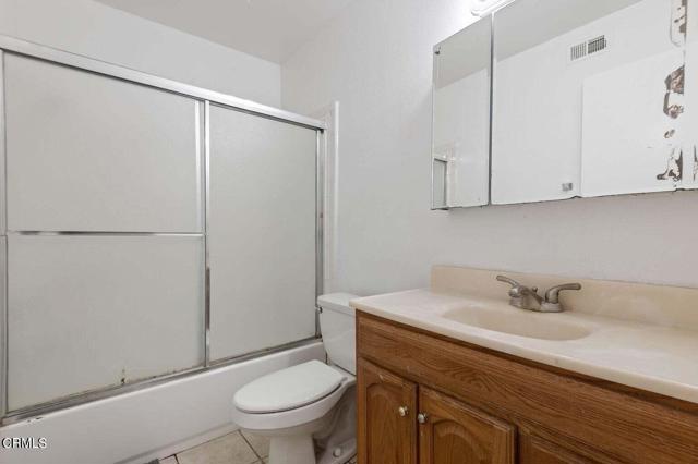Detail Gallery Image 8 of 13 For 2630 El Dorado Ave #B,  Oxnard,  CA 93033 - 2 Beds | 1 Baths
