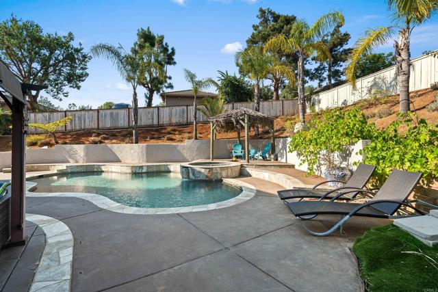 1312 Summer Ct, Vista CA: https://media.crmls.org/mediaz/db16ac97-ffc6-40d7-b72e-c079c40bef45.jpg