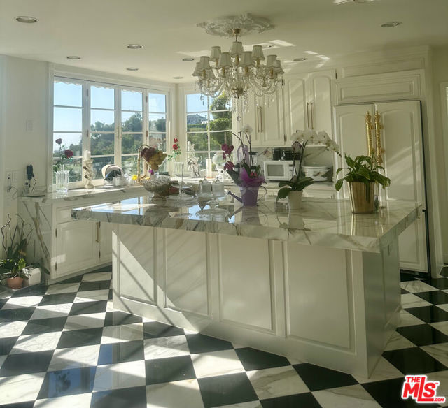 12408 Ridge Road, Los Angeles CA: https://media.crmls.org/mediaz/db16b315-5b64-4a83-a134-37eb09c31cfa.jpg