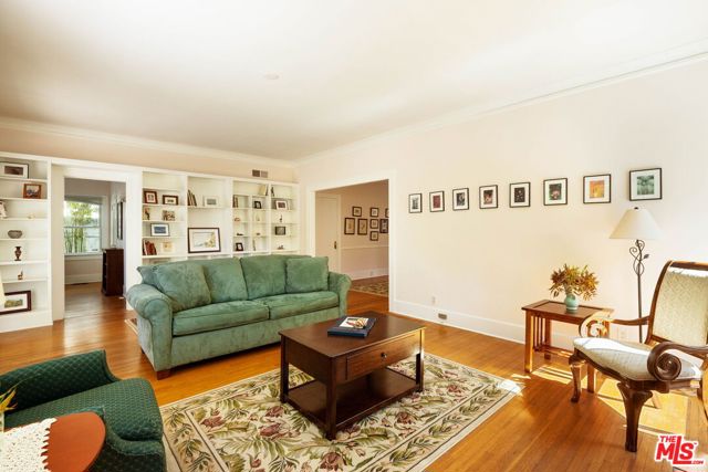 336 North Beachwood Drive photo 6
