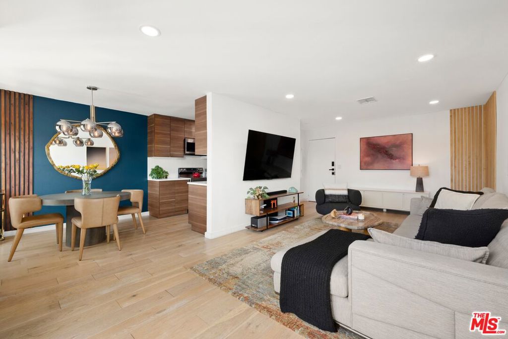 7300 Franklin Avenue #554