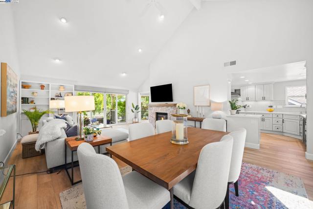 711 Glen Eagle Ct, Danville CA: https://media.crmls.org/mediaz/db1829ed-9c7a-4e9f-b424-61012b523972.jpg