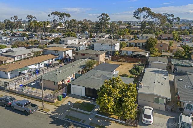 745 West St, San Diego CA: https://media.crmls.org/mediaz/db187147-e729-4917-a594-cd3b8050c677.jpg