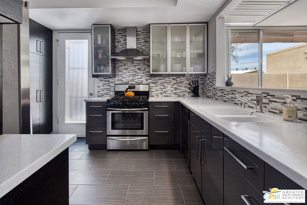 MLS #25583615PS image #9