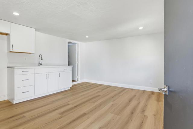 1361 Hillcrest Road, Hollister CA: https://media.crmls.org/mediaz/db19550c-13dc-4e23-beb2-61f347a0013f.jpg