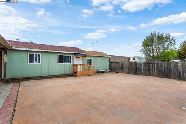 24753 Willimet Way, Hayward CA: https://media.crmls.org/mediaz/db1a4639-120b-4669-a32b-c907b9a556a5.jpg