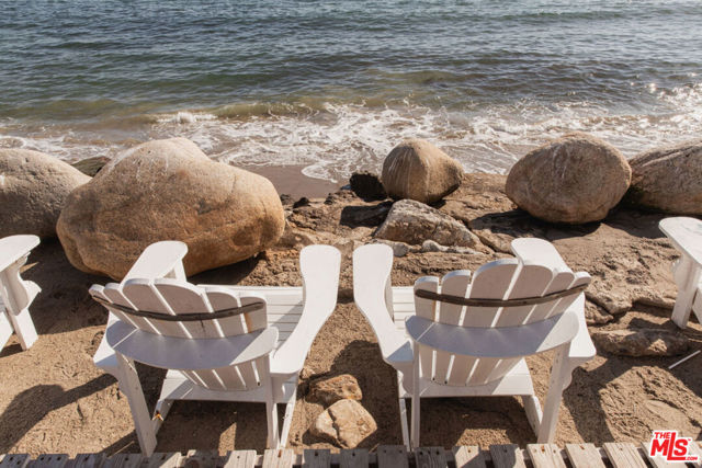 43 Paradise Cove Road, Malibu CA: https://media.crmls.org/mediaz/db1b8371-8d7e-4058-8729-e3ba6d8a5ae1.jpg