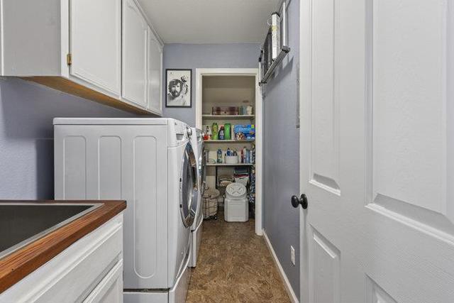 1980 Ponderosa Court, Hollister CA: https://media.crmls.org/mediaz/db1c2521-a799-4cbc-b84b-694a6a4b05cd.jpg