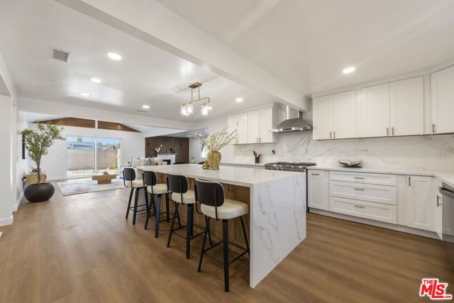 Image 10 of 70 For 19203 Galway Avenue