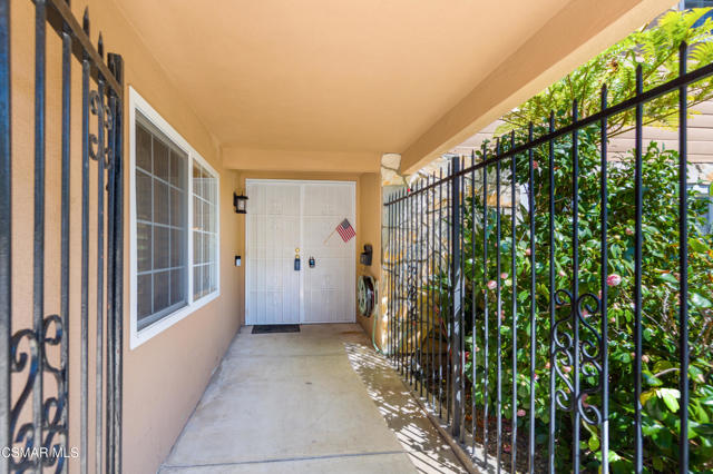 29451 Trailway Lane, Agoura Hills CA: https://media.crmls.org/mediaz/db1d17b8-7bdf-4dff-a922-0b4f9ec5af15.jpg