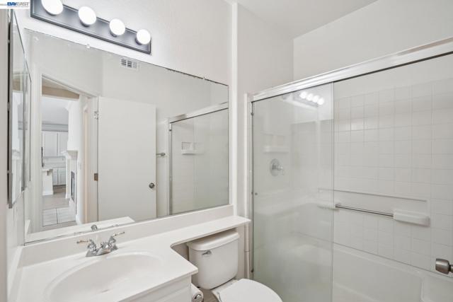 4902 Alterra Way, Sacramento CA: https://media.crmls.org/mediaz/db1ebb66-a607-499f-bbc7-2d05f26340be.jpg