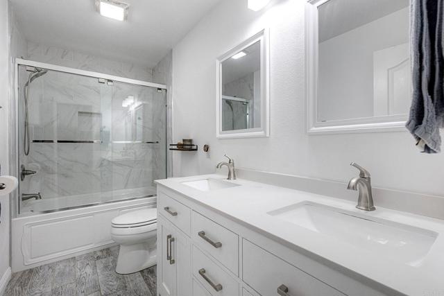 4540 Arbor Glen Way, Oceanside CA: https://media.crmls.org/mediaz/db1ec010-c463-4114-a6d6-bce18e9892d4.jpg