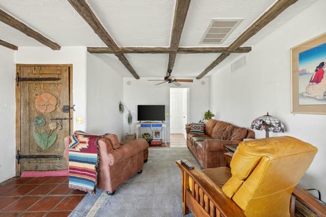 48600 Coyote Road, Palm Desert CA: https://media.crmls.org/mediaz/db1fbde2-2214-485a-9ddb-cfea5a38341e.jpg