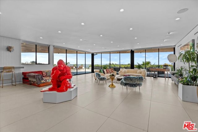 2284 Hercules Drive, Los Angeles CA: https://media.crmls.org/mediaz/db205041-e20b-4015-ba08-0821912c34e4.jpg