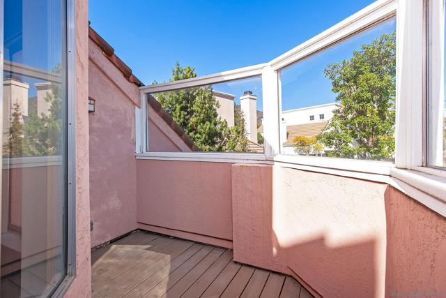 12039 Calle De Leon Drive, El Cajon CA: https://media.crmls.org/mediaz/db205477-ad47-4ced-9050-a2ce64ee6f7f.jpg