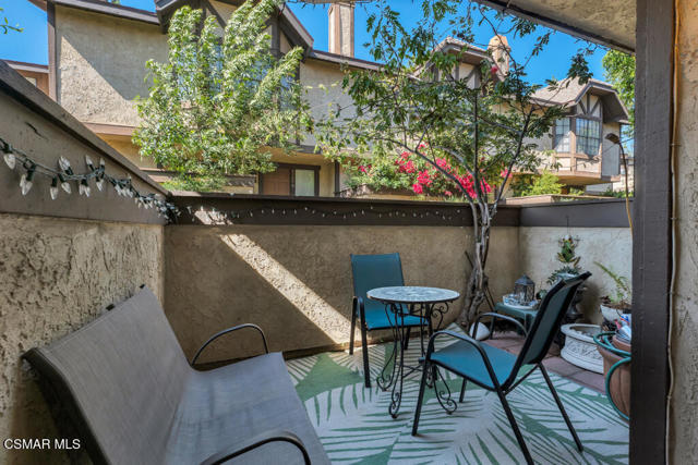 8235 Mason Avenue, Winnetka CA: https://media.crmls.org/mediaz/db205917-f16a-412c-8fad-1388eb04f8f4.jpg