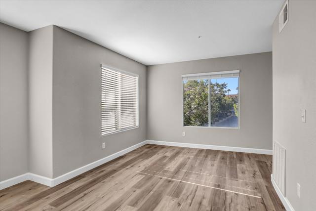 Image 13 of 38 For 10292 Wateridge Circle 253