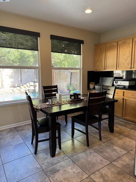 10342 Mono Ct, Stockton CA: https://media.crmls.org/mediaz/db2139d5-213c-4208-bf0e-5de09eda5bcf.jpg
