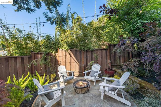 733 Carlston Ave., Oakland CA: https://media.crmls.org/mediaz/db2249ea-3591-48fe-bb3e-1054a750dc97.jpg