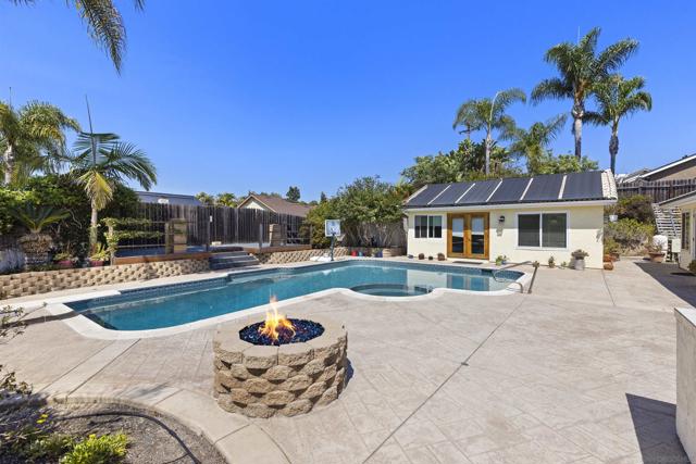 1510 Orangeview Dr, Encinitas CA: https://media.crmls.org/mediaz/db23c6ba-caf8-409e-8164-21c8d1805258.jpg