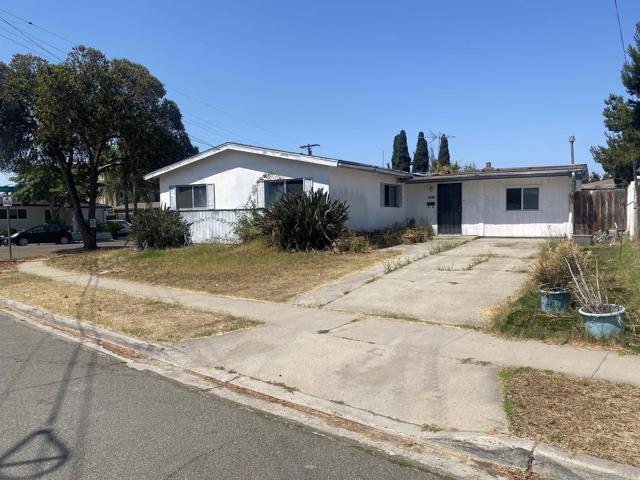 4970 Mable Way, San Diego CA: https://media.crmls.org/mediaz/db23e2ef-850b-453e-9c78-f9e348f01437.jpg