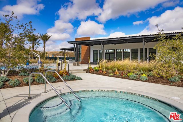 1666 Coral Sea Lane, Los Angeles CA: https://media.crmls.org/mediaz/db246d3c-7e01-41aa-b846-e99bf45fe39a.jpg