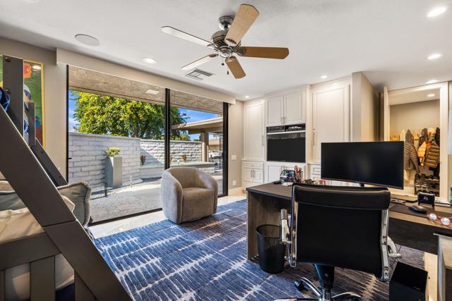 6 Barnard Court, Rancho Mirage CA: https://media.crmls.org/mediaz/db24d7b9-4390-442a-b832-dd18056147ca.jpg