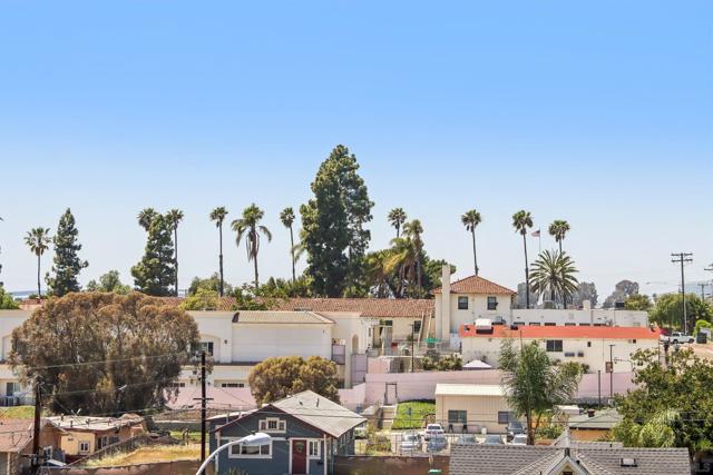 529 Olivewood Ter, San Diego CA: https://media.crmls.org/mediaz/db2622ba-3bc6-406d-9d7b-428a572cb7d7.jpg