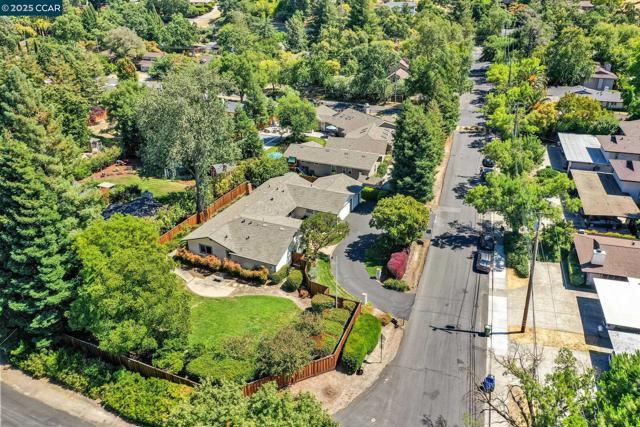 2032 Vanderslice Ave, Walnut Creek CA: https://media.crmls.org/mediaz/db26276a-da6d-4dfd-b857-1b60f6b32a63.jpg