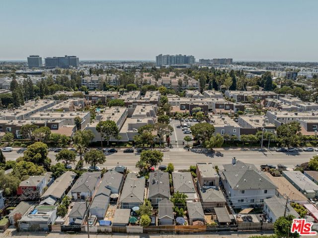 4344 Alla Road, Los Angeles CA: https://media.crmls.org/mediaz/db267c13-14d8-47a2-8f80-9c91adb49dae.jpg