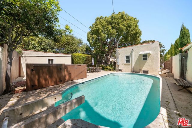 2039 Kelton Avenue, Los Angeles CA: https://media.crmls.org/mediaz/db268f61-d342-430b-918b-822ef3a7987f.jpg