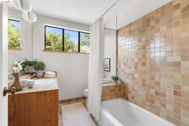 Image 28 of 60 For 260 Grizzly Peak Blvd