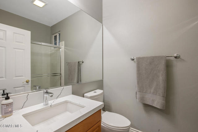 5419 Via Olas, Newbury Park CA: https://media.crmls.org/mediaz/db27c3d4-2011-4eb6-bcb8-909d39c2b7fb.jpg