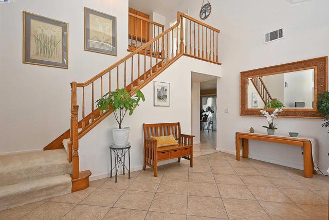 4525 Wolverine Way, Antioch CA: https://media.crmls.org/mediaz/db27e356-ad7f-4d17-9632-1258f055dcf4.jpg