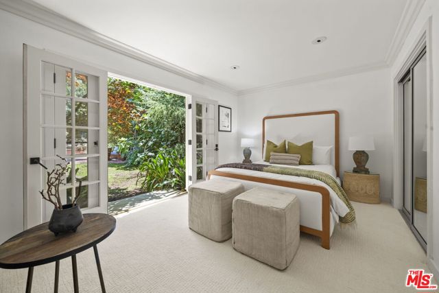 3 Latimer Road, Santa Monica CA: https://media.crmls.org/mediaz/db28a6c5-fe97-4551-81f3-f6fd2b46c36c.jpg