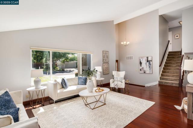 169 Larkwood Cir, Danville CA: https://media.crmls.org/mediaz/db291baa-7ee8-4953-934c-78a202539081.jpg