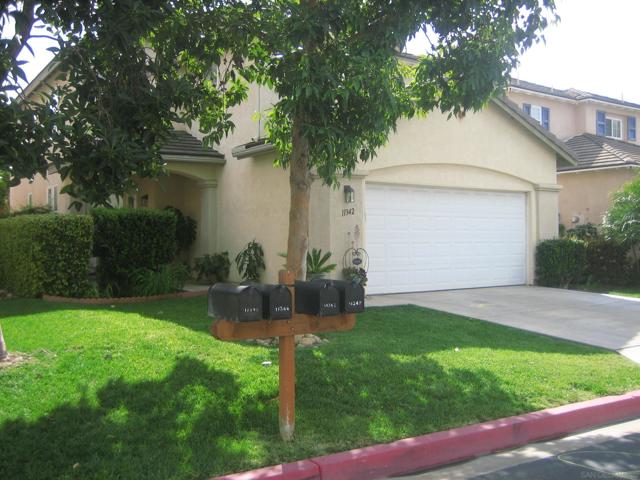 11342 Village ridge Rd, San Diego CA: https://media.crmls.org/mediaz/db2a19ad-0315-4a74-a031-7f954fd6e03f.jpg