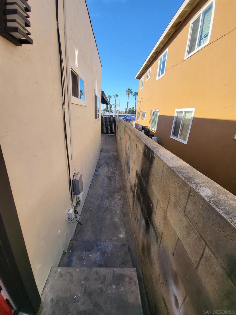 MLS #250032799SD image #33