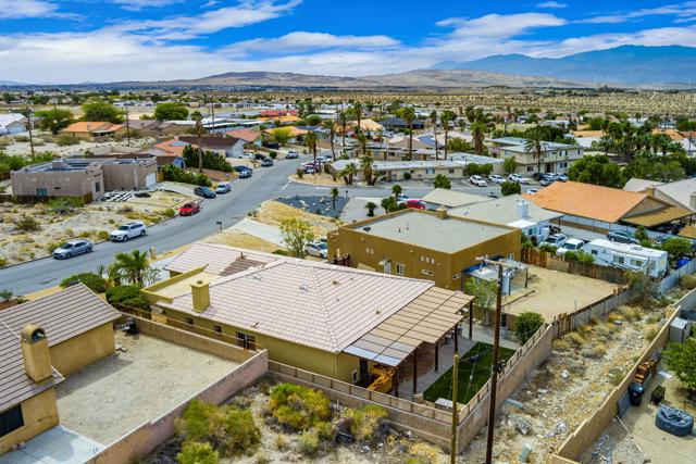 13039 Calle Amapola, Desert Hot Springs CA: https://media.crmls.org/mediaz/db2b72bf-9e69-494e-b915-865cd0d65cd3.jpg