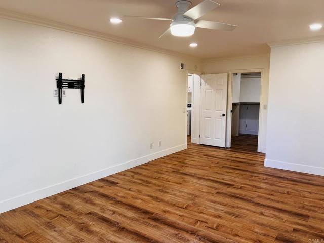 4587 Cove Drive, Carlsbad CA: https://media.crmls.org/mediaz/db2c0f83-b0e5-406e-9abc-d6696f2ec4ba.jpg