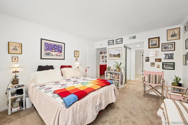 7560 Eads Ave, La Jolla CA: https://media.crmls.org/mediaz/db2c5e19-4a35-46d7-a511-7f43e59c5a67.jpg